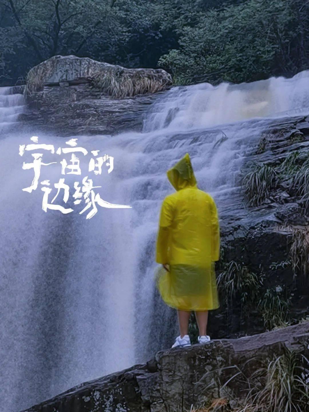 14岁王诗龄杂志大片曝光,李湘王岳伦合体护航,去英国后更洋气